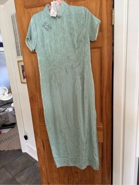 Beautiful Qipao/ Cheongsam dress. NWT Chinese size 3xl US size 12/14
